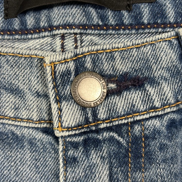 Hudson Jeans Sloane Long Cut Off Short in Worn Vanquish | Size 26 - Picture 6 of 11